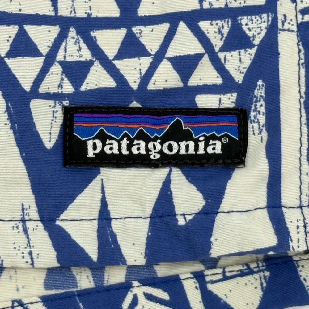 Patagonia White & Blue Baggies Mens Sz Small Tribal Aztec Geometric Print Lined‎